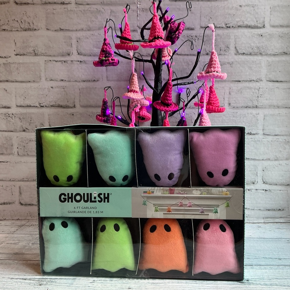 GHOULISH 6ft Plush Pastel Ghost Halloween Garland